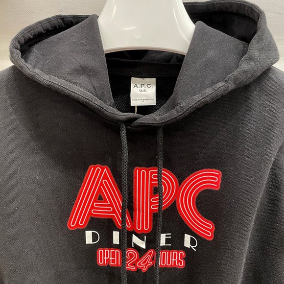 A.P.C.  BENITO DINNER LOGO GRAPHIC HOODIE IN BLK - Picture 8 of 13